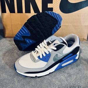 Nike Air Max 90 Hyper Royal 2020 Size 9 CD0881-102